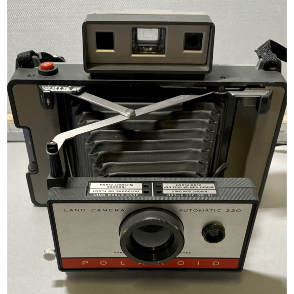 Vintage Polaroid Land Camera Automatic 220 With Strap Manual Hardcover Untested - Picture 3 of 10